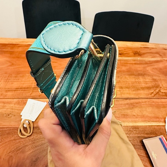 Burberry sling bag - Picture 13 of 13